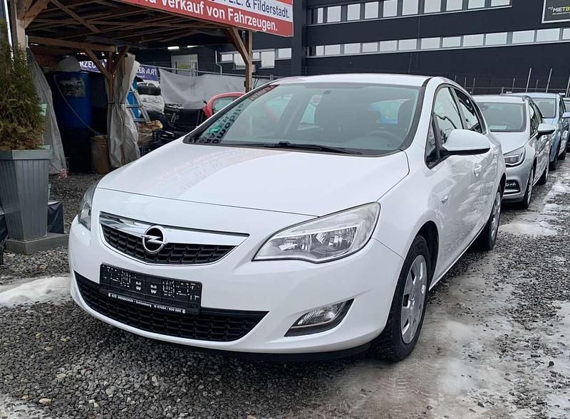 Gebraucht Opel Astra Sport 101 PS (74 kW) 2011 Weiß Limousine