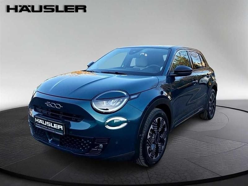 Grün sea of italy Gebraucht 2024 Fiat 600E La Prima Limousine | 31.900 € (Etwas zu teuer) - Bild 1/4