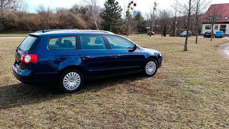 Gebraucht VW Passat Highline 122 PS (89 kW) 2009 Blau Kombi