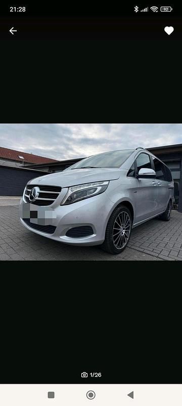 Silber Gebraucht 2017 Mercedes V250 Avantgarde Van / Kleinbus | 42.900 € (Teuer) - Bild 1/4
