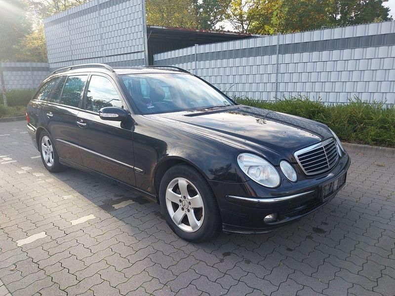 Gebraucht Mercedes E280 Avantgarde 177 PS (130 kW) 2004 Schwarz Limousine