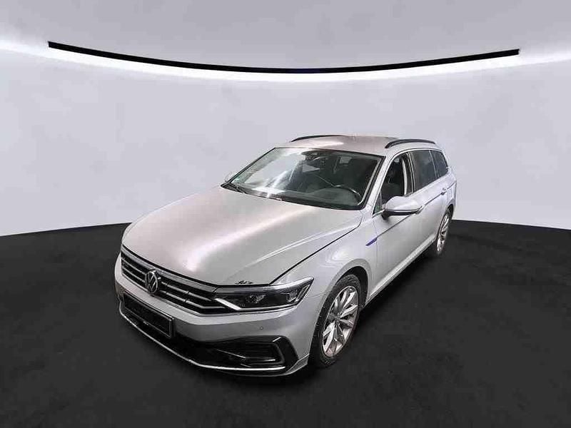 Grau Gebraucht 2022 VW Passat GTE Kombi | 21.450 € (Fairer Preis) - Bild 1/4