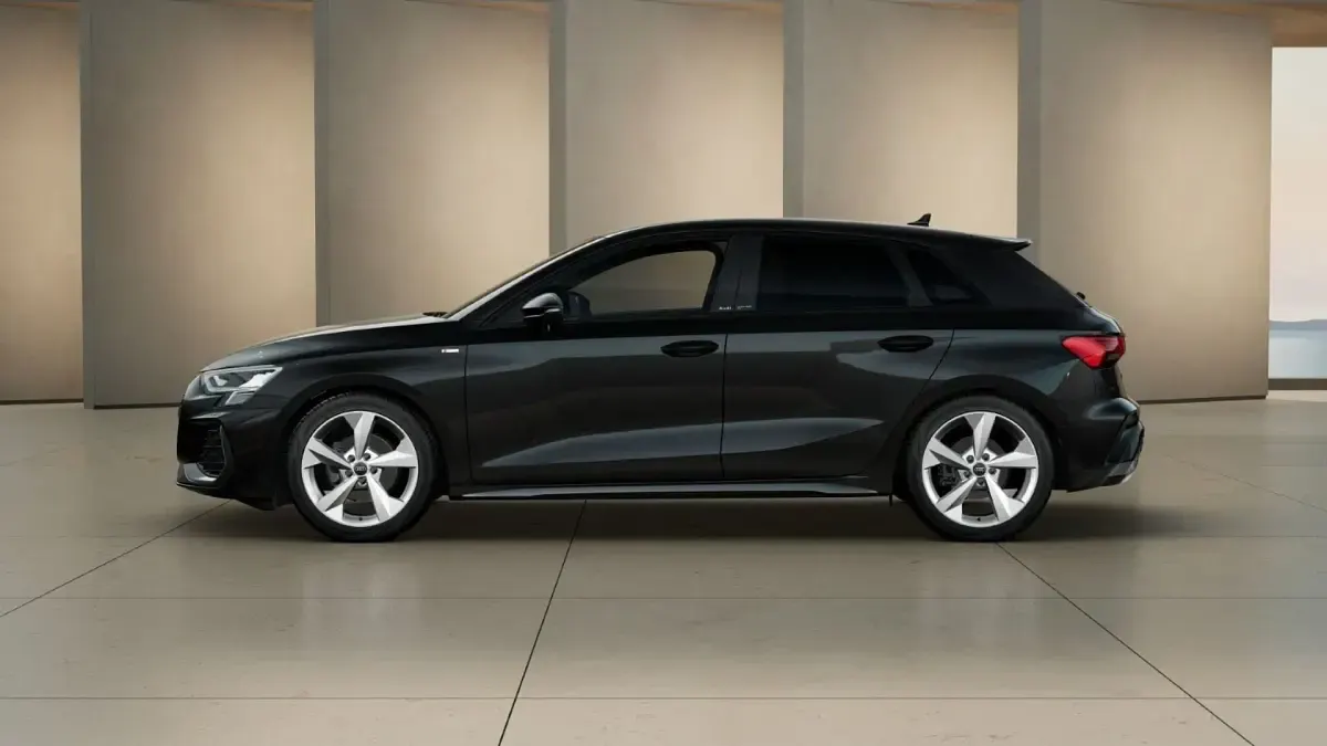 Gebraucht Audi A3 S-Line 150 PS (110 kW) 2025 Mythosschwarz metallic Limousine
