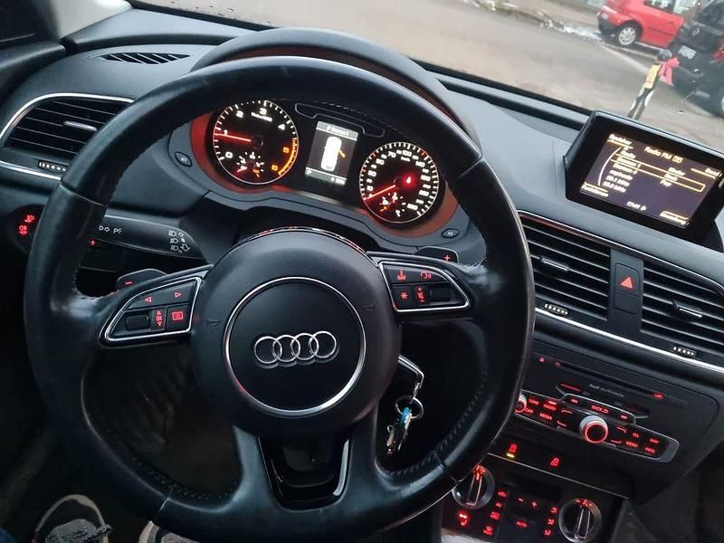 Schwarz Gebraucht 2011 Audi Q3 Sport SUV | 11.900 € (Fairer Preis) - Bild 1/4