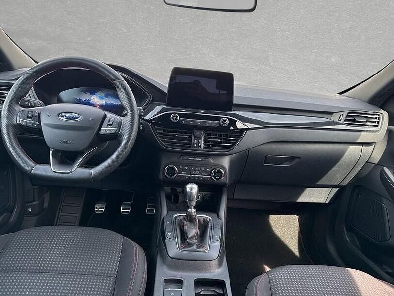 Gebraucht Ford Kuga ST-Line 151 PS (111 kW) 2021 Silver (metallic) SUV