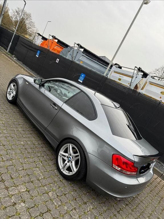Gebraucht BMW 118 Performance 143 PS (105 kW) 2011 Grau Kleinwagen