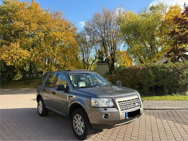 Grau Gebraucht 2008 Land Rover Freelander 2 HSE SUV | 4.900 € (Fairer Preis) - Bild 1/4