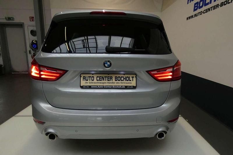 Gebraucht BMW 220 192 PS (141 kW) 2021 Silber Van / Kleinbus