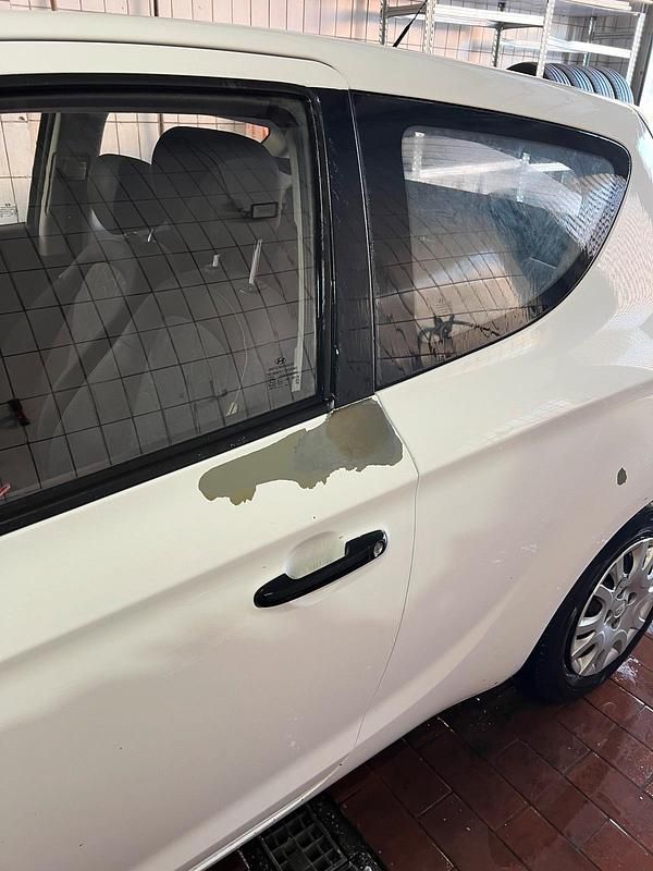 Gebraucht Hyundai i20 70 PS (51 kW) 2012 Weiß Kleinwagen