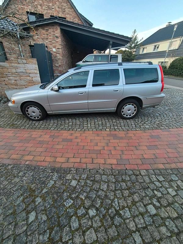 Gebraucht Volvo V70 185 PS (136 kW) 2007 Silber Kombi