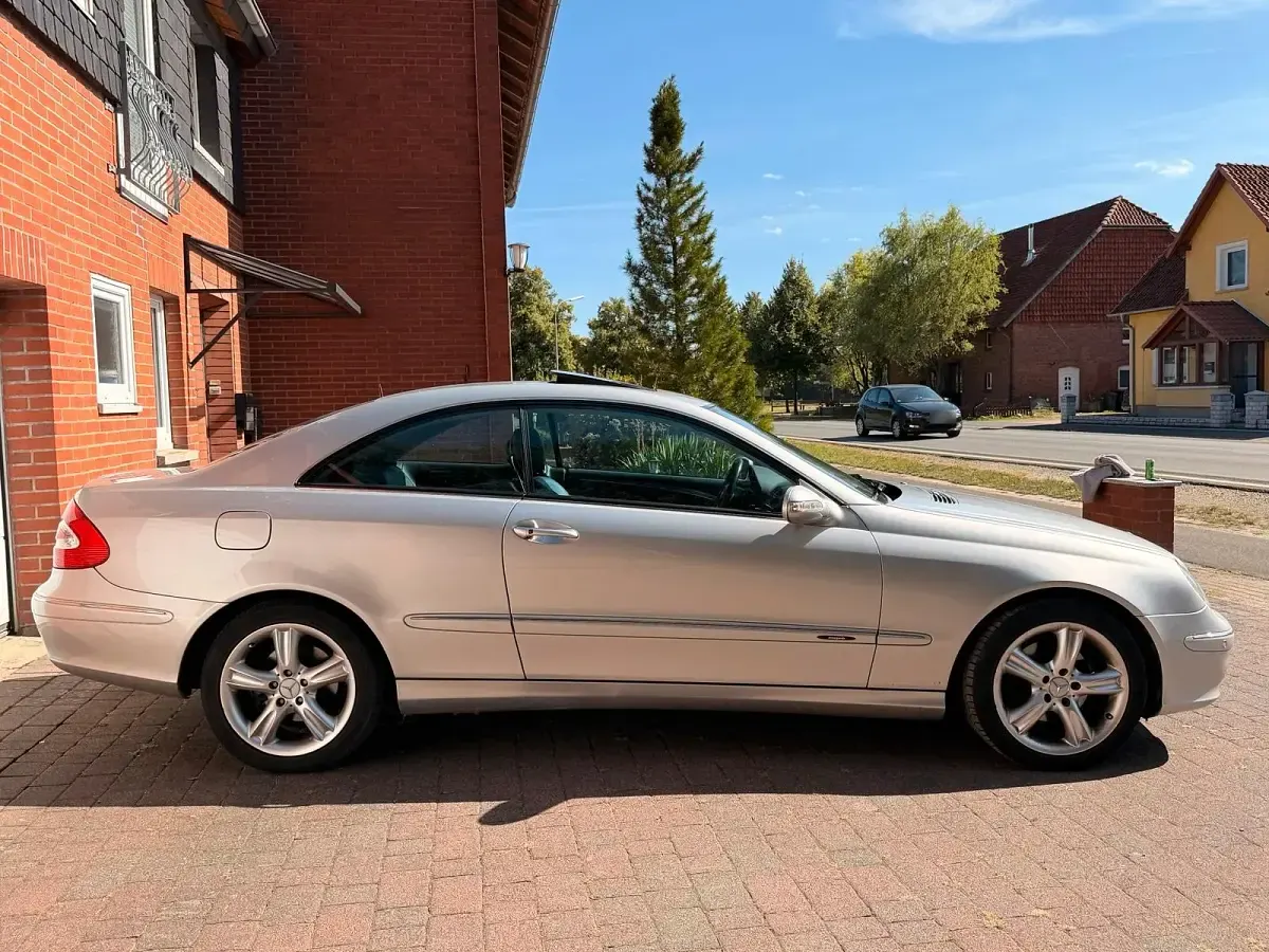 Gebraucht Mercedes CLK320 218 PS (160 kW) 2002 Silber Coupé