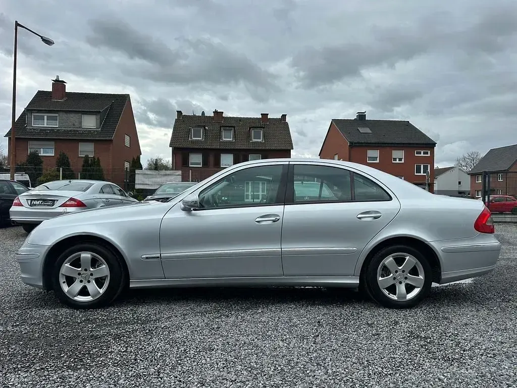 Second-hand Mercedes E200 184 CP (135 kW) 2006 Argintiu Berlinǎ