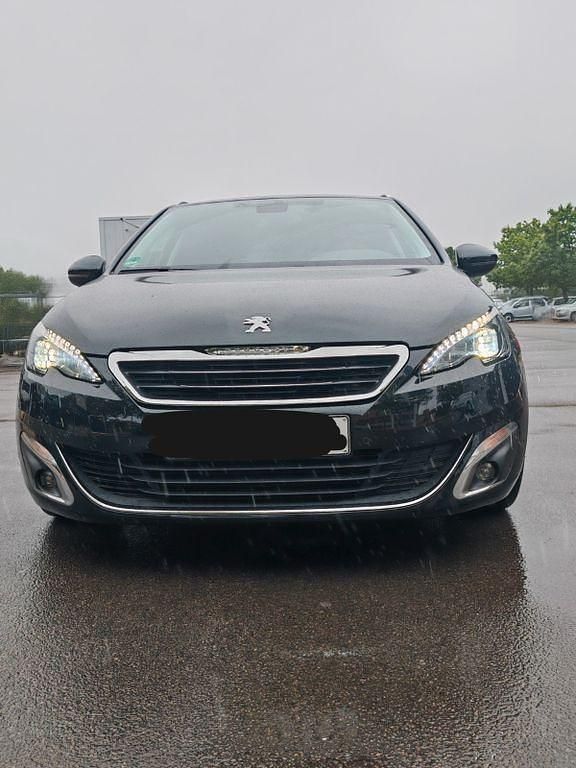 Schwarz Gebraucht 2016 Peugeot 308 Allure Kombi | 10.000 € (Fairer Preis) - Bild 1/4