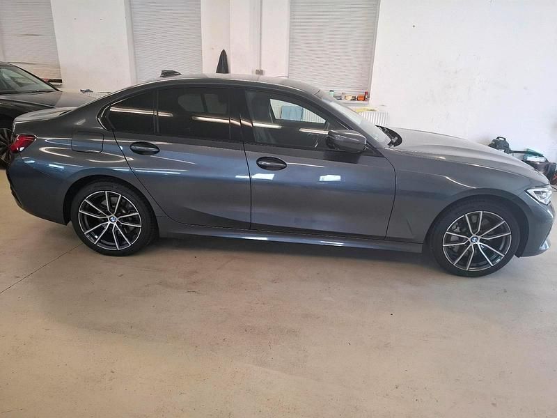 Gebraucht BMW 330e 180 PS (132 kW) 2019 Grau Limousine