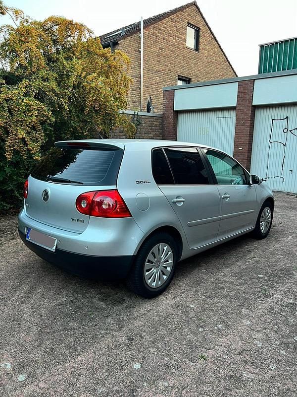Silber Gebraucht 2006 VW Golf V Goal Kleinwagen | 3.850 € (Fairer Preis) - Bild 1/4