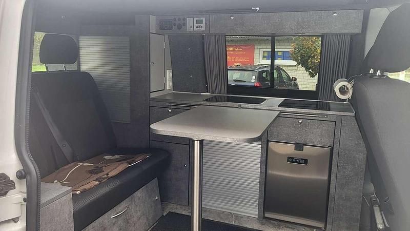 Gebraucht VW Transporter California 102 PS (75 kW) 2017 Weiß Van