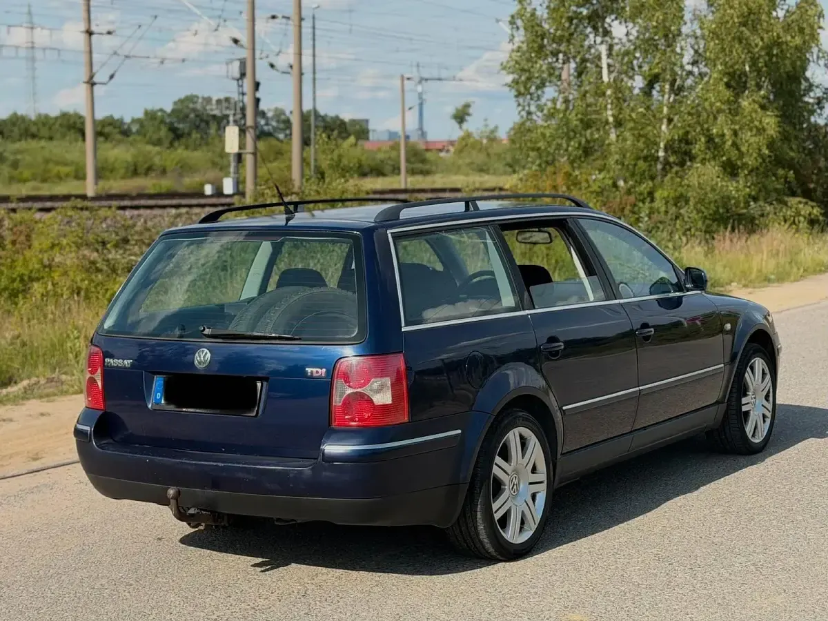 Gebraucht VW Passat 131 PS (96 kW) 2003 Blau Kombi