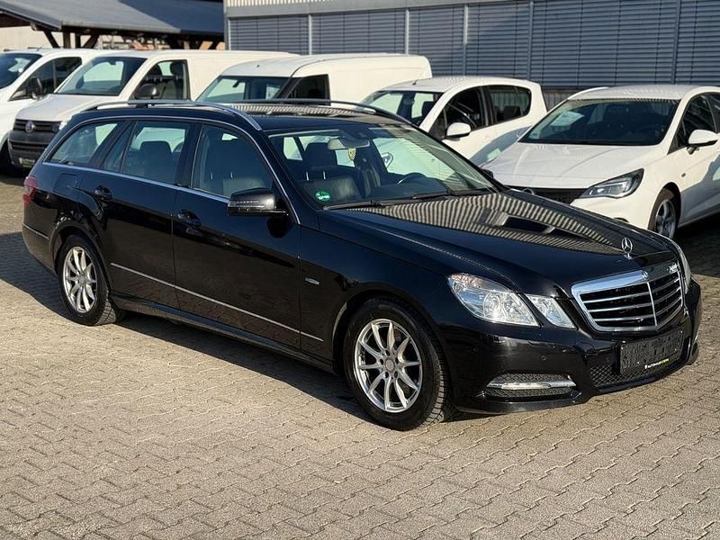 Gebraucht Mercedes E250 Avantgarde 204 PS (150 kW) 2011 Schwarz Kombi