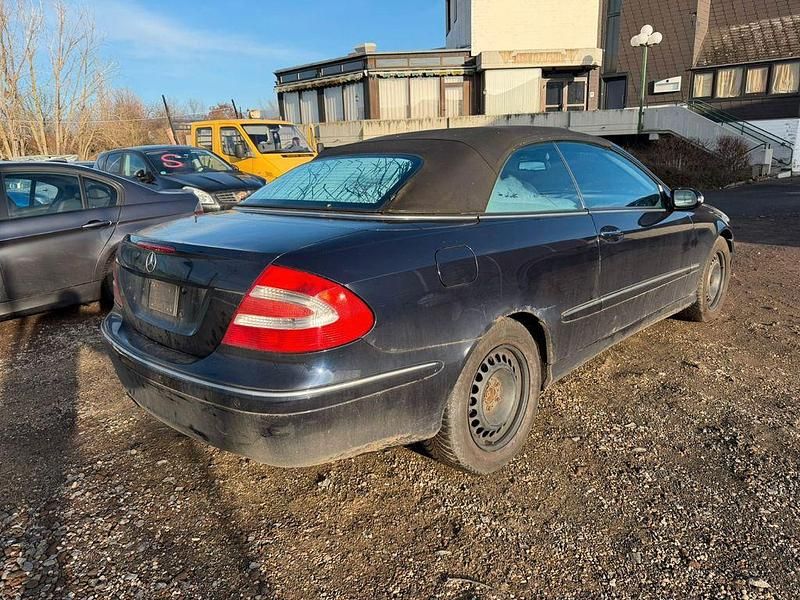 Gebraucht Mercedes CLK320 Avantgarde 218 PS (160 kW) 2004 Cabrio