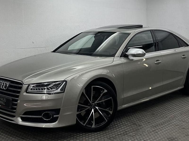 Gebraucht Audi S8 Sport 519 PS (381 kW) 2017 Cuveesilber Limousine