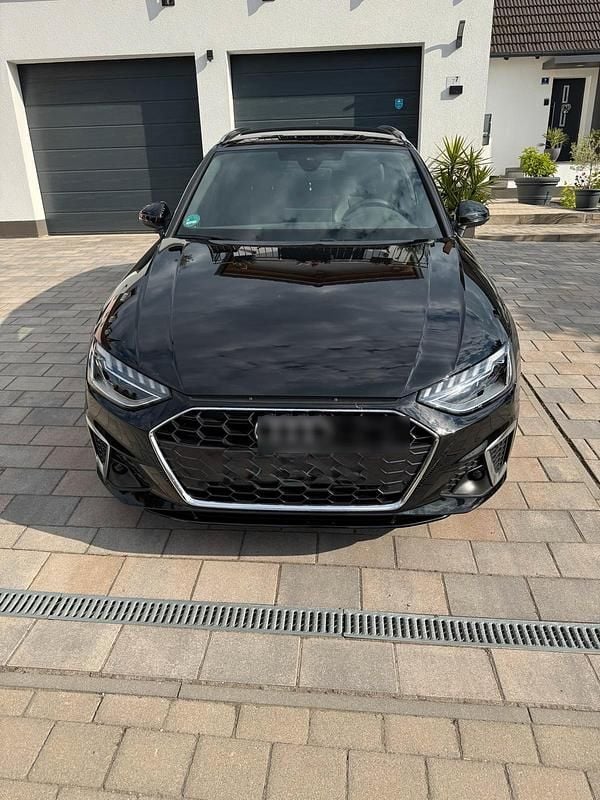 Schwarz Gebraucht 2024 Audi A4 S-Line Kombi | 33.900 € (Guter Preis) - Bild 1/4