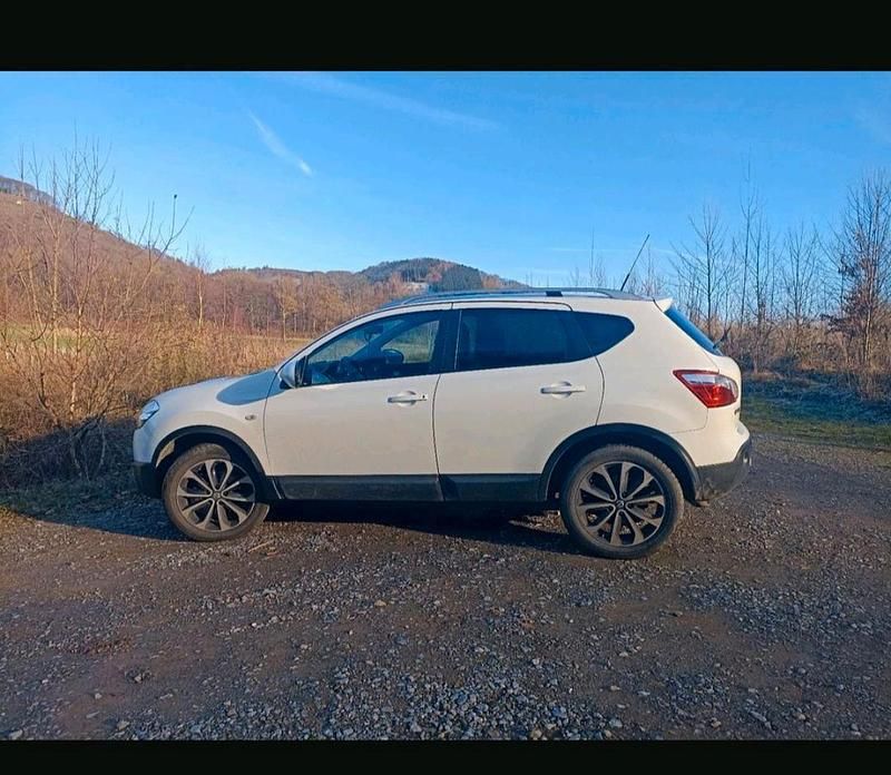 Weiß Gebraucht 2012 Nissan Qashqai I-Way SUV | 5.000 € (Superpreis) - Bild 1/4