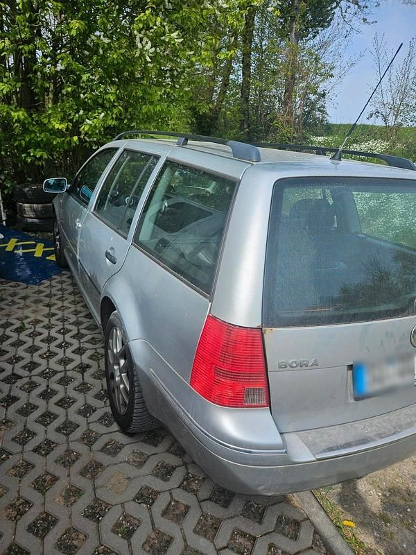 Second-hand VW Bora 104 CP (76 kW) 2002 Argintiu Break