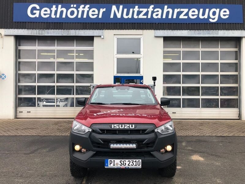 Gebraucht Isuzu D-Max 163 PS (119 kW) 2023 Rot Abholung