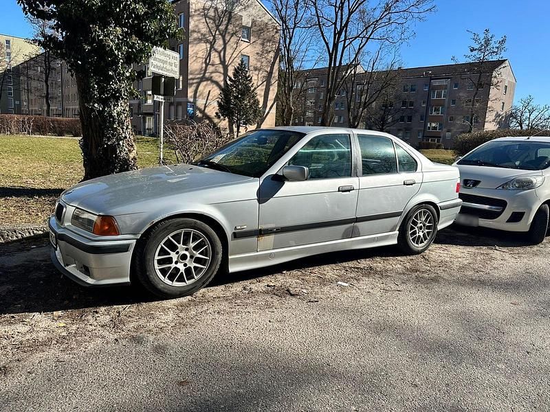 Gebraucht BMW 320 150 PS (110 kW) 1997 Silber Limousine
