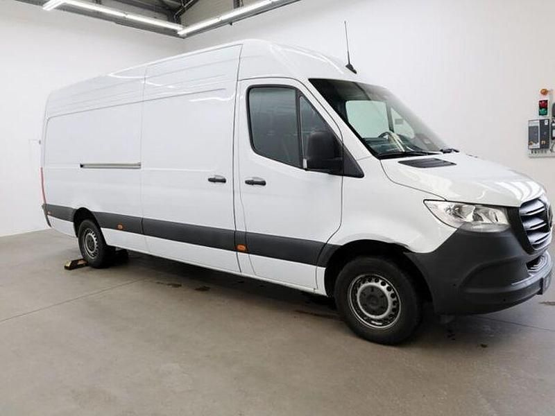 Gebraucht Mercedes Sprinter 170 PS (125 kW) 2025 Arktikweiss Van