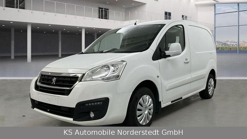 Gebraucht Peugeot Partner Premium 99 PS (72 kW) 2018 Weiß Van / Kleinbus