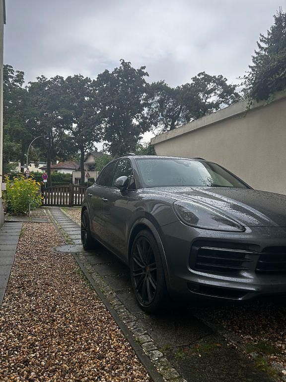 Schwarz Gebraucht 2019 Porsche Cayenne SUV | 49.900 € (Superpreis) - Bild 1/4