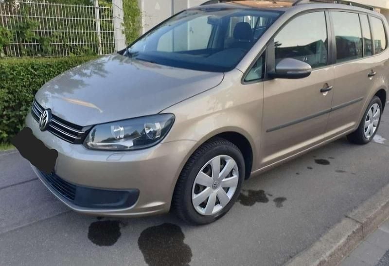 Gold Gebraucht 2013 VW Touran Trendline Van / Kleinbus | 6.000 € (Fairer Preis) - Bild 1/4