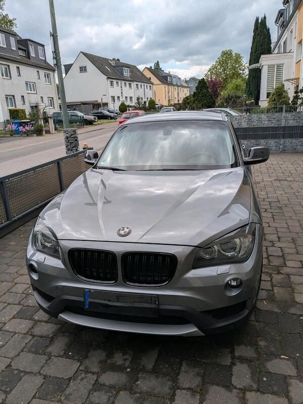 Silber Gebraucht 2012 BMW X1 SUV | 9.500 € (Fairer Preis) - Bild 1/4