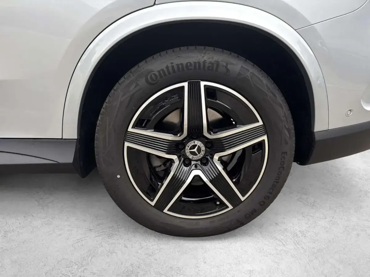Gebraucht Mercedes GLC200 AMG 163 PS (119 kW) 2026 Silber SUV