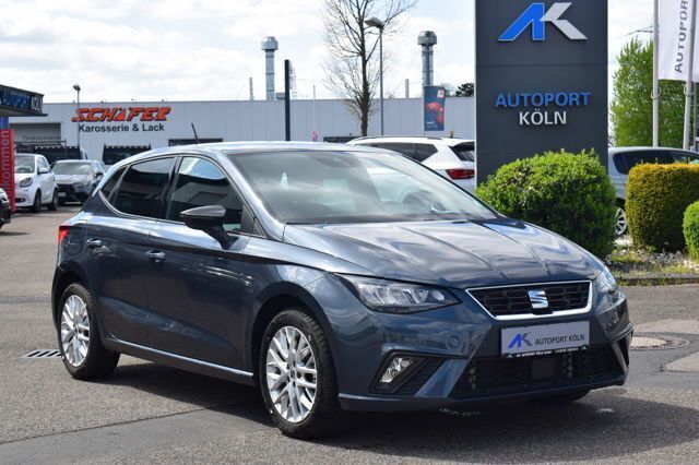 Grau Gebraucht 2024 Seat Ibiza FR Limousine | 19.890 € (Fairer Preis) - Bild 1/4