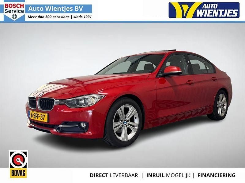 Gebraucht BMW 316 Executive 136 PS (100 kW) 2013 Rot Limousine