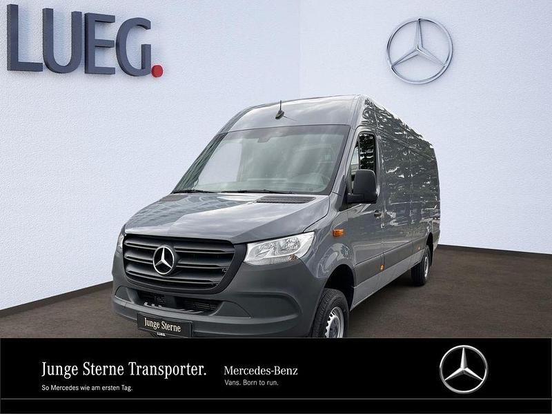 Schiefergrau Gebraucht 2021 Mercedes 316 Van | 46.261 € (Teuer) - Bild 1/4