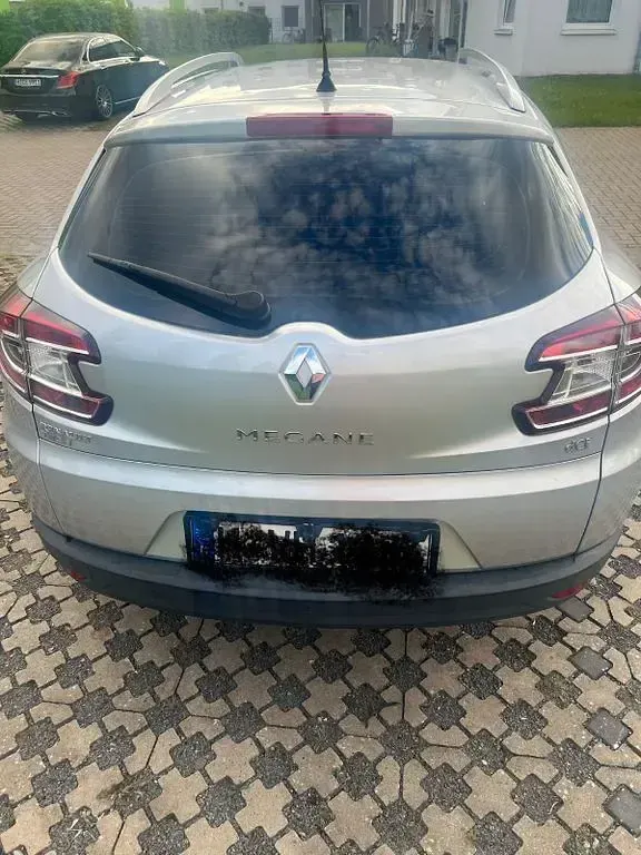 Gebraucht Renault Mégane Dynamique 106 PS (77 kW) 2011 Silber Limousine