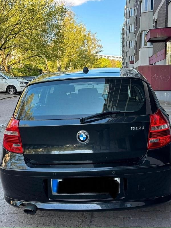 Gebraucht BMW 118 143 PS (105 kW) 2009 Schwarz Kleinwagen