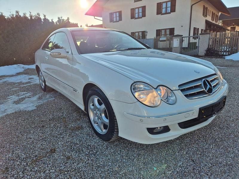 Gebraucht Mercedes CLK200 Elegance 184 PS (135 kW) 2008 Calcitweiss  unilack Coupé