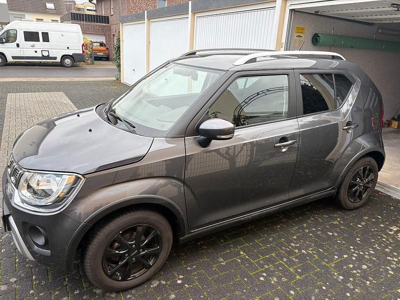 Grau Gebraucht 2023 Suzuki Ignis Comfort+ Limousine | 18.000 € (Fairer Preis) - Bild 1/4