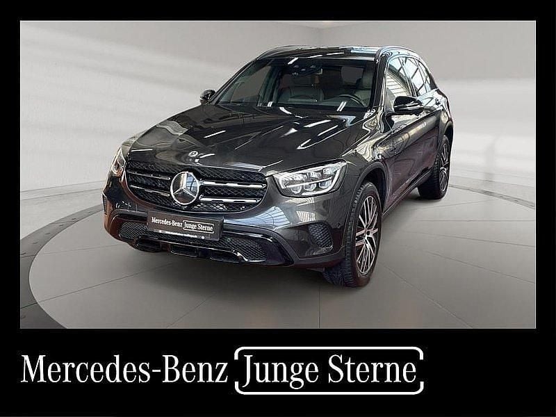 Metalliclack graphitgrau Gebraucht 2021 Mercedes GLC300e SUV | 32.910 € (Superpreis) - Bild 1/4