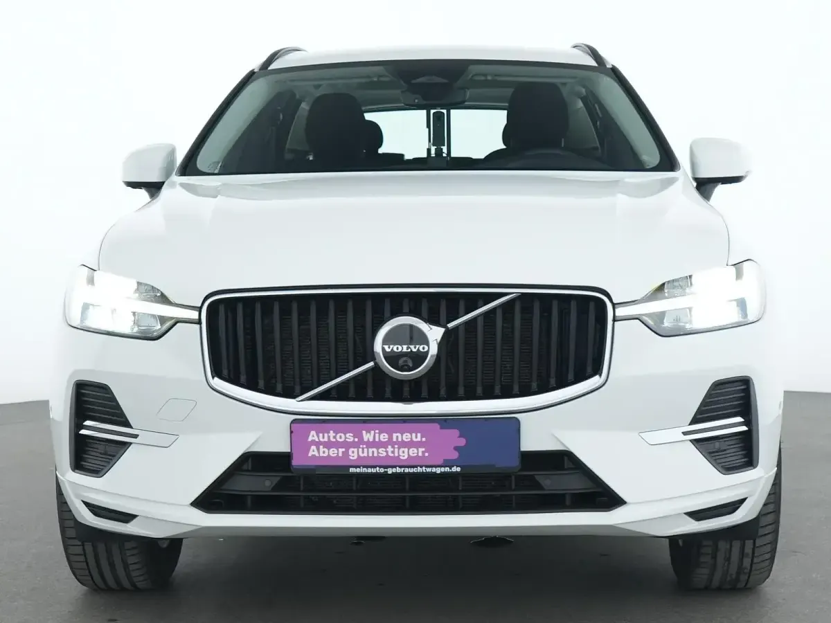 Gebraucht Volvo XC60 Momentum 197 PS (144 kW) 2022 Ice white SUV
