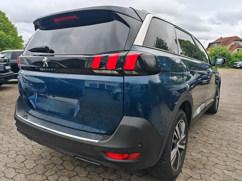 Gebraucht Peugeot 5008 Allure 131 PS (96 kW) 2023 Blau SUV