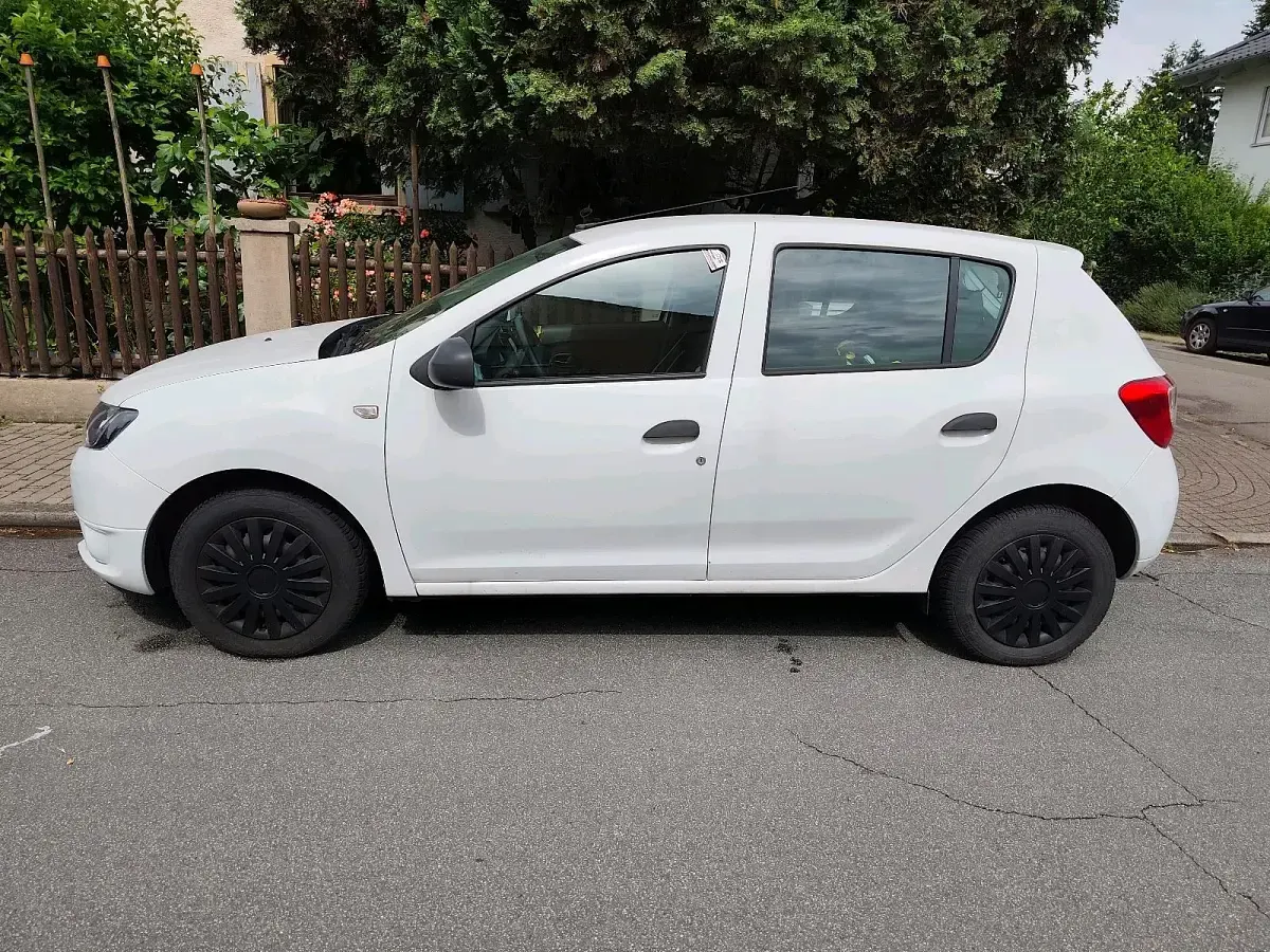 Gebraucht Dacia Sandero 75 PS (55 kW) 2014 Weiß Kleinwagen