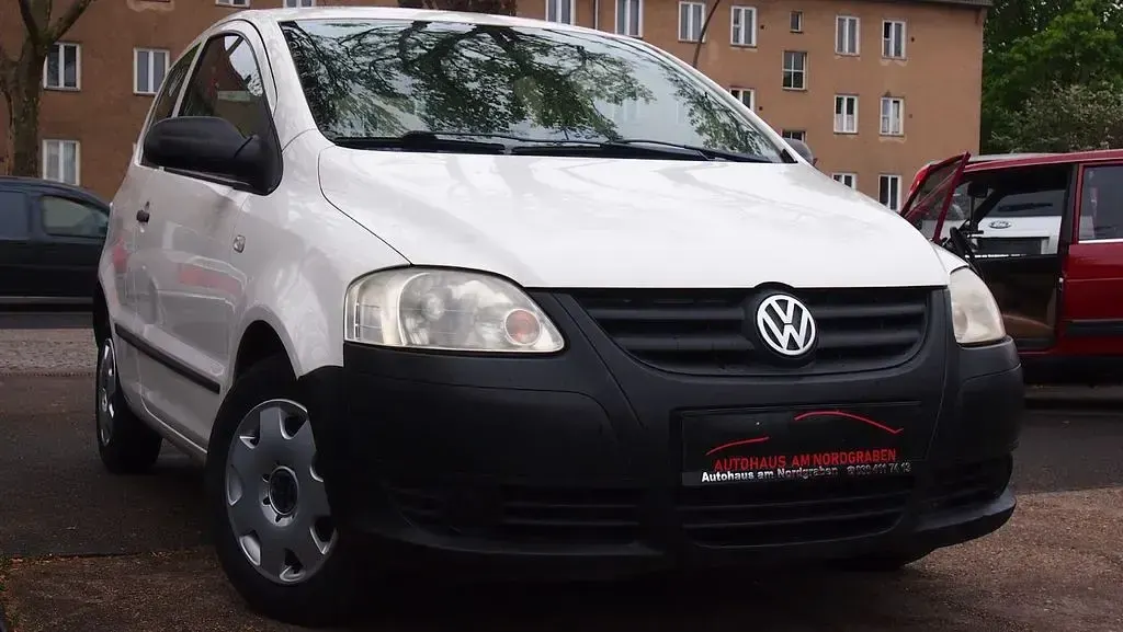 Używany VW Fox Basis 54 KM (39 kW) 2007 Biały Hatchback