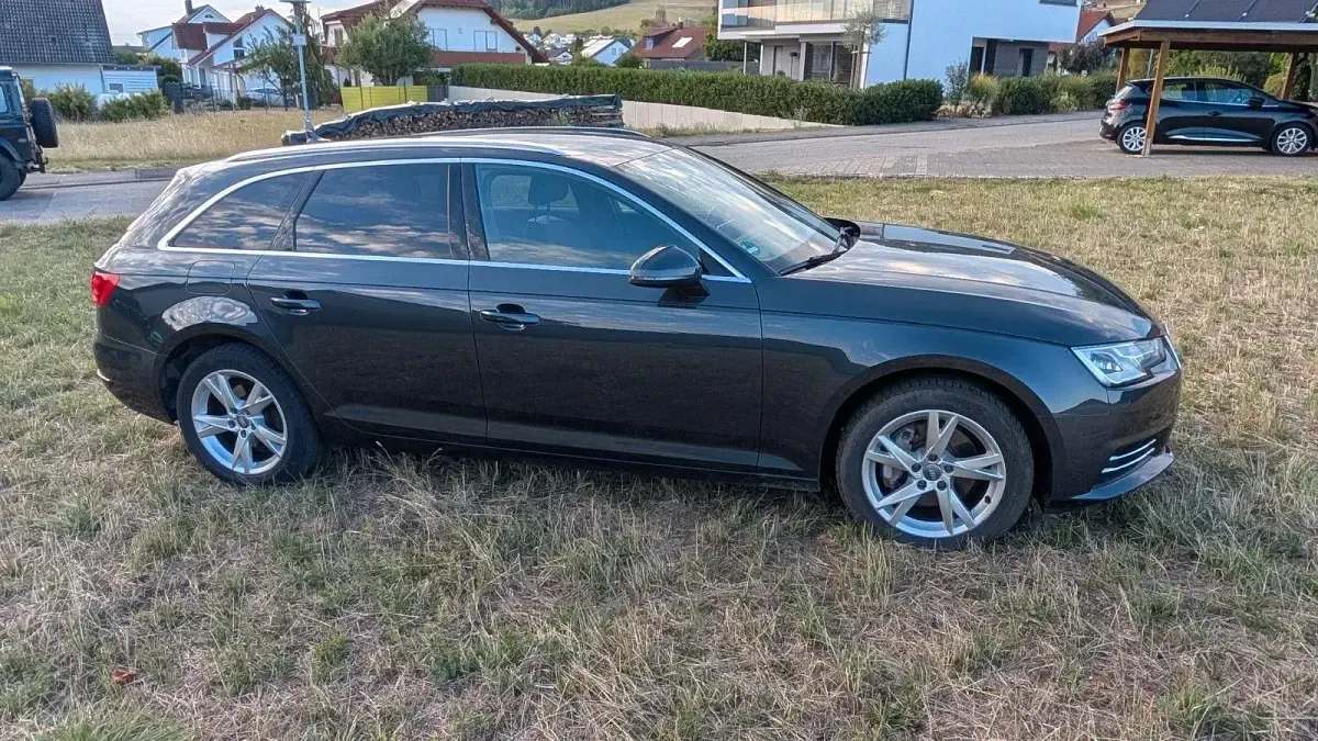 Gebraucht Audi A4 Sport 190 PS (139 kW) 2016 Grau Kombi