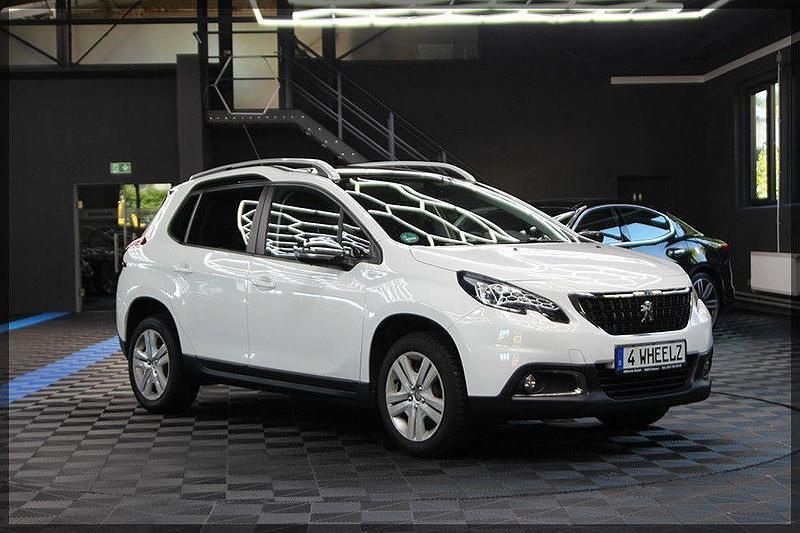 Weiß Gebraucht 2018 Peugeot 2008 Allure SUV | 8.999 € (Fairer Preis) - Bild 1/4