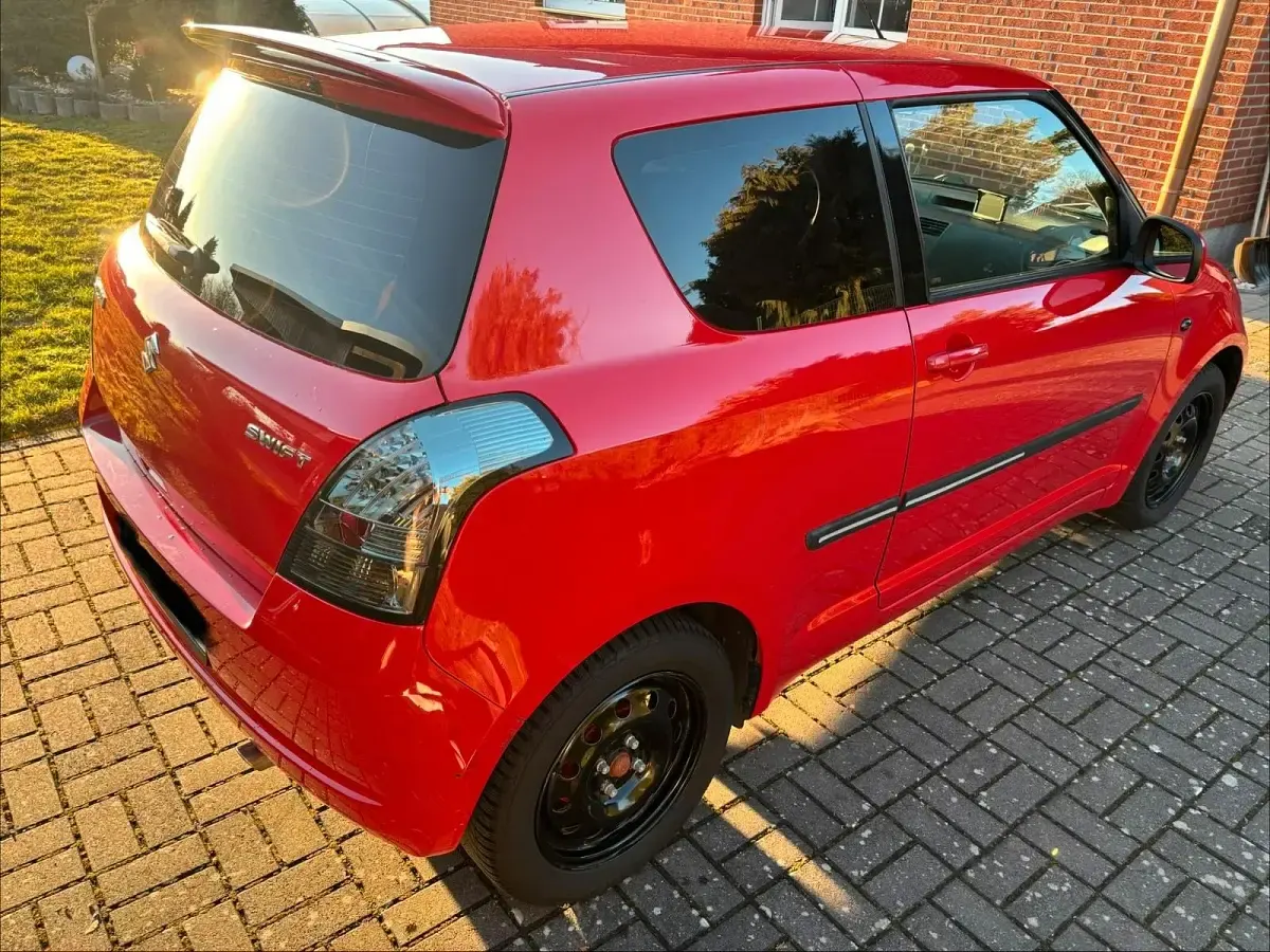 Gebraucht Suzuki Swift 93 PS (68 kW) 2007 Rot Kleinwagen